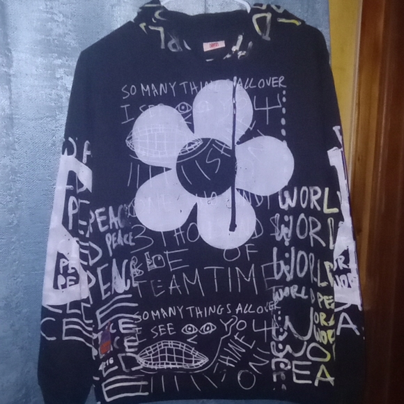 snowmilk Tops - (Med-Large) SnowMilk Screen Print Artwork Hoodie